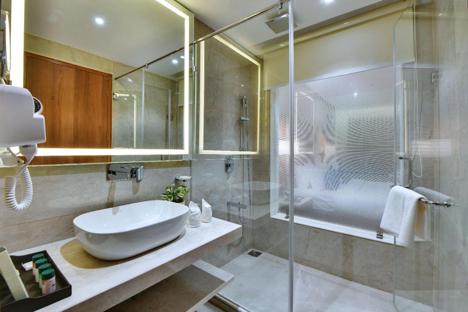 The Glory Suites Near Igi Airport New Delhi Exterior photo